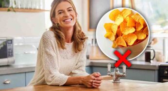Le classiche patatine in busta non le compro più: in casa preparo queste chips croccanti che piacciono a tutti